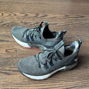 UNDER ARMOUR Olive Green and Camo Athletic Sneakers SZ 7 Wmns